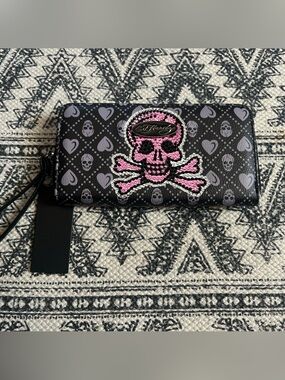 Ed Hardy Black Wristlet Wallet with Lavender Skull and Hearts